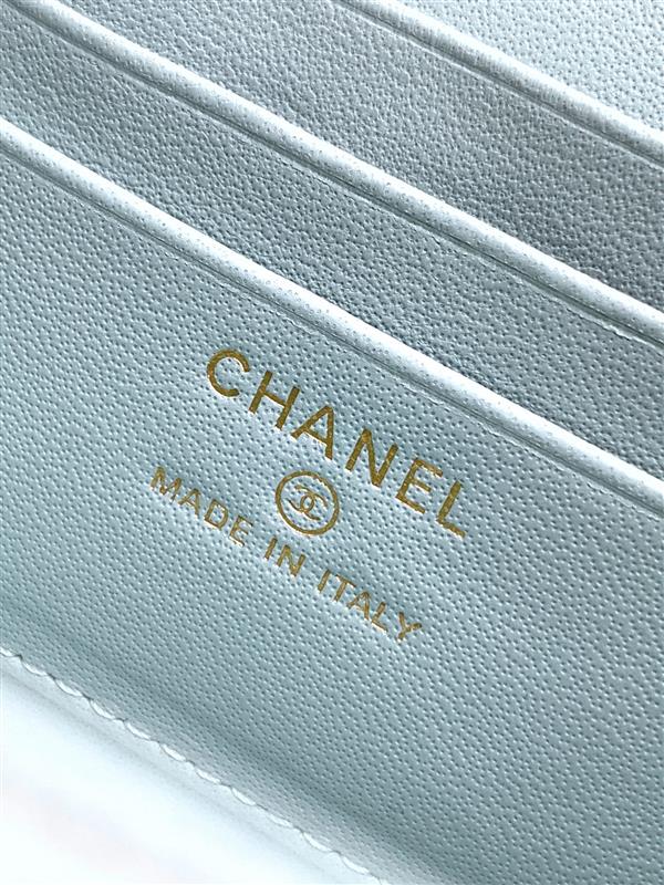 2026127215529883 580